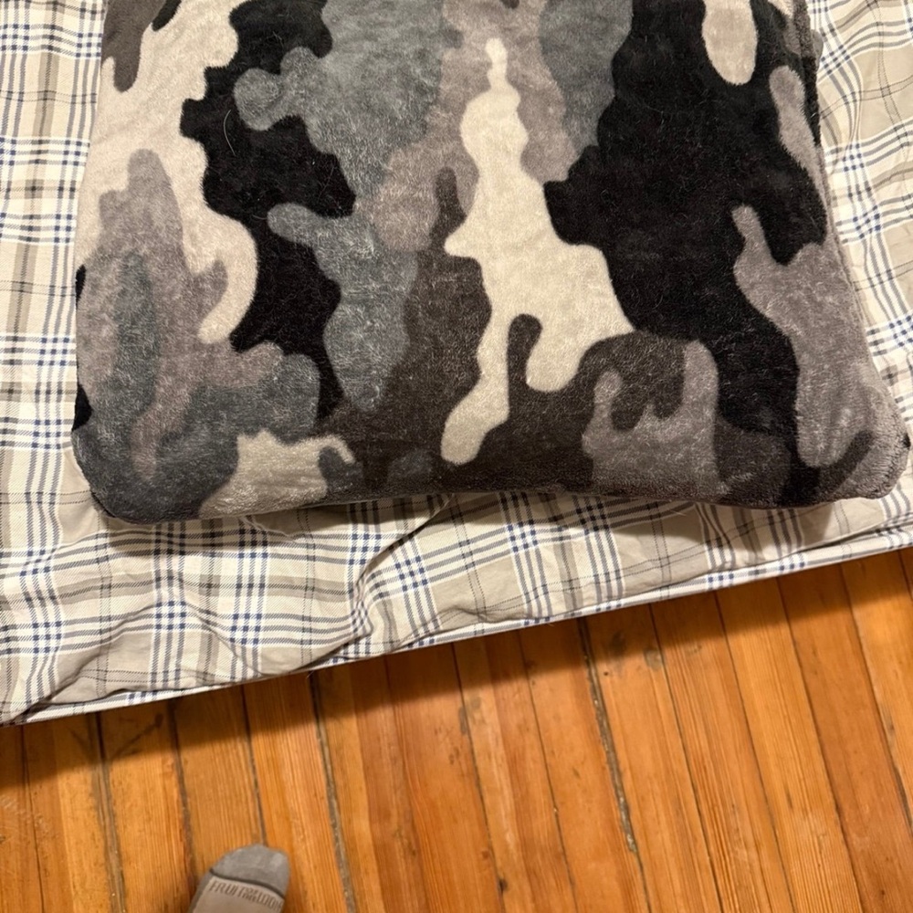 Camouflage Pattern Throw Blanket